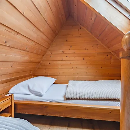 Budget - Tanie Burtek ホームステイ