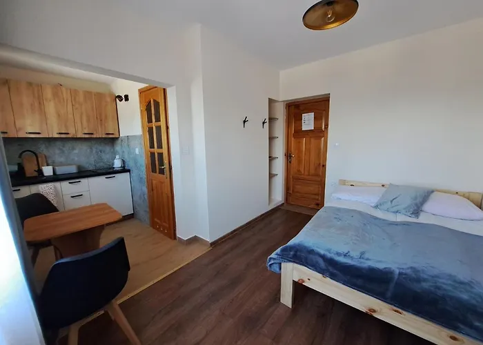 Budget - Tanie Burtek ホームステイ *