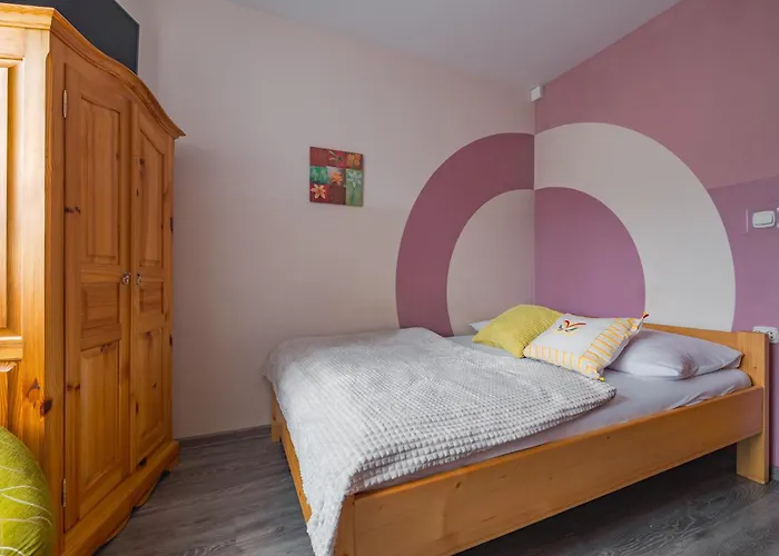 Budget - Tanie Burtek ホームステイ *