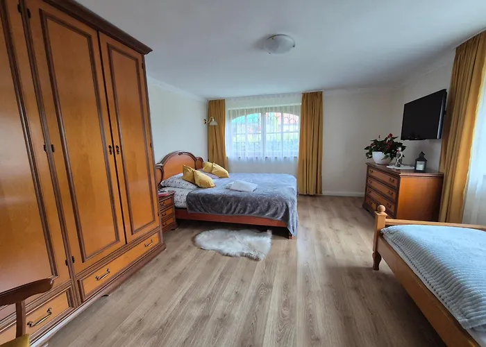 Budget - Tanie Burtek ホームステイ *